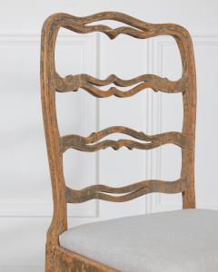 A pair of slender Gustavian chairs with smiling details Circa 1780 - 4353428