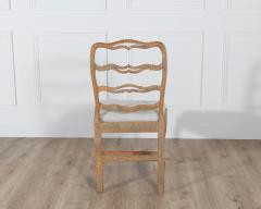 A pair of slender Gustavian chairs with smiling details Circa 1780 - 4353450