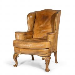 A pair of walnut wing armchairs in the Queen Anne style - 2157655