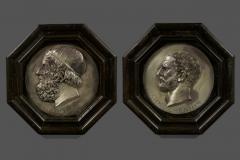 A pair silvered copper repouss circular bas relief portrait roundels - 4536415