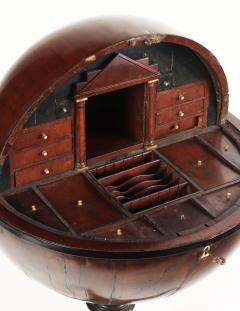 A rare Biedermeier mahogany globe table Globustisch on tripod base 19thC  - 2203138
