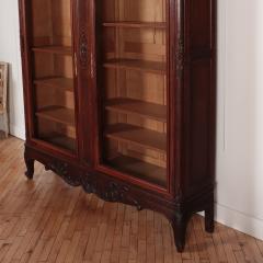 A two door Louis XV style French oak bookcase Circa 1900 - 3000532