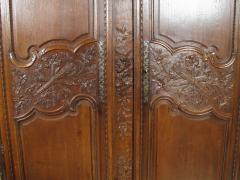 A very fine carved original oak Normandy wedding armoire  - 3328054
