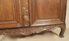 A very fine carved original oak Normandy wedding armoire  - 3328074