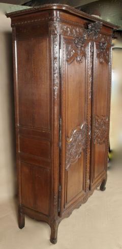 A very fine carved original oak Normandy wedding armoire  - 3328077