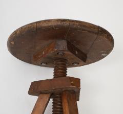 ADJUSTABLE CARPENTERS STOOL - 3997342