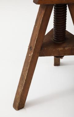 ADJUSTABLE CARPENTERS STOOL - 3997344