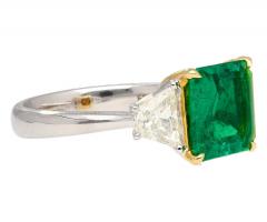 AGL Certified 2 44 Carat No Oil Colombian Emerald and Trapezoid Diamond ring - 3504964