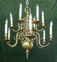 AN ENGLISH TWELVE LIGHT CHANDELIER - 2957581