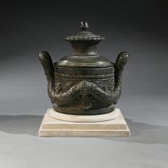 AN EXTREMELY RARE ITALIAN LATE 18TH C BRONZE LOCKING VESSEL - 3680910