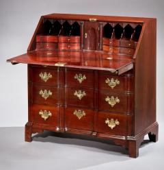 AN IMPORTANT QUEEN ANNE BLOCK FRONT BLOCK LID DESK - 3050831