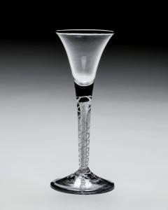 AN UNUSUAL PAIR OF MIXED TWIST WINE GLASSES - 4752685