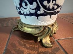 ANTIQUE CHINESE BLACK AND WHITE FLORAL CERAMIC LAMP WITH BRONZE MOUNTS - 3331751