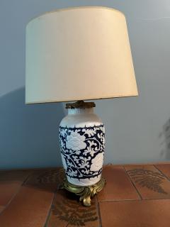 ANTIQUE CHINESE BLACK AND WHITE FLORAL CERAMIC LAMP WITH BRONZE MOUNTS - 3331753