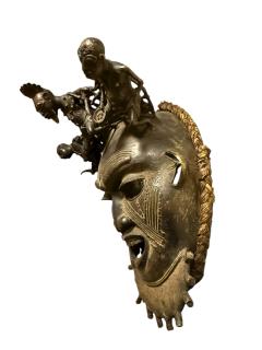 ANTIQUE HIGHLY DECORATED BRONZE AFRICAN CEREMONIAL MASK - 4393425
