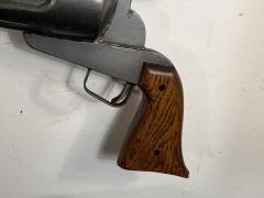 ANTIQUE OAK AND METAL GUN TRADE SIGN - 4320924