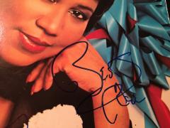 ARETHA FRANKLIN JUMP TO IT AUTOGRAPHED ALBUM COVER - 789865