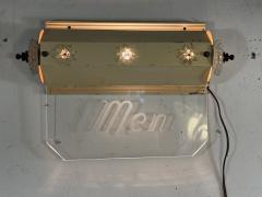 ART DECO LUCITE MEN ILLUMINATED LOUNGE WALL SCONCE - 4779429