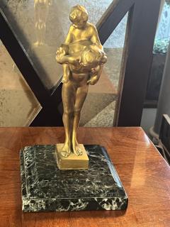 ART DECO WOMAN CHILD AND DACHSUND GILT BRONZE ON BLACK WHITE VEINED MARBLE BASE - 3876240