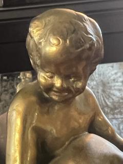 ART DECO WOMAN CHILD AND DACHSUND GILT BRONZE ON BLACK WHITE VEINED MARBLE BASE - 3876243