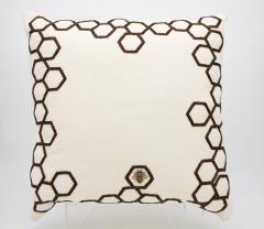 Aandaz Bee Honeycomb Linen 20x20 pillow - 2821365