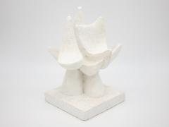 Abstract plastered statue - 2188407