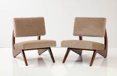 Adrian Pearsall Pair of Walnut Sculptural Lounge Chairs in Taupe Wool Mohair by Pierre Frey - 3210532