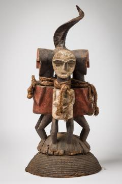African D R Congo Reliquary Basket With Four Figures - 4658112