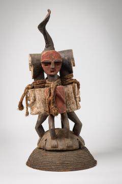 African D R Congo Reliquary Basket With Four Figures - 4658113