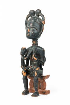 African Ghana 20th Century Carved Wood Akan Seated Mother and Child - 4661839