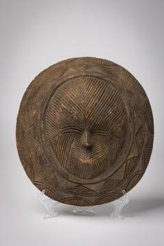 African Nigeria 20th Century Hand Carved Eket Round Mask - 4671136