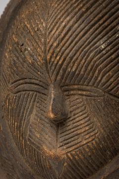 African Nigeria 20th Century Hand Carved Eket Round Mask - 4671140