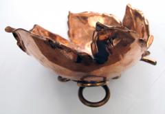 Alfredo Sciarrotta A beautifully rendered American hand wrought copper maple leaf bowl - 791673