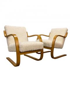 Alvar Aalto Alvar Aalto Pair of Sheepskin Paded Cantilever Armchairs Model 402 Artek 1950s - 3958988