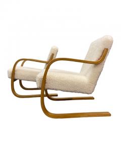 Alvar Aalto Alvar Aalto Pair of Sheepskin Paded Cantilever Armchairs Model 402 Artek 1950s - 3958998