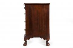 American Chippendale Birchwood Serpentine Chest of Drawers circa 1770 - 4500405