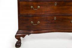 American Chippendale Birchwood Serpentine Chest of Drawers circa 1770 - 4500408