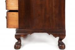 American Chippendale Birchwood Serpentine Chest of Drawers circa 1770 - 4500411