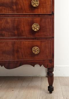 American Federal Period Bow Front Mahogany Chest circa 1800 - 2827818