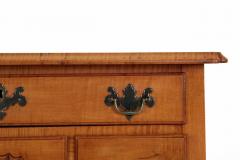 American Queen Anne Style Tiger Maple Lowboy Chest of Drawers - 719367