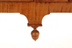 American Queen Anne Style Tiger Maple Lowboy Chest of Drawers - 719377