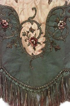 American Victorian Gold Damask and Green Velvet Table Runner - 4200032