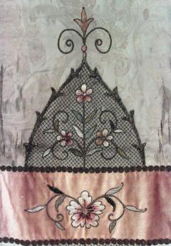 American Victorian Green Silk Embroidered Table Runner - 4666755