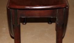 An 18th Century English Queen Anne Cuban Mahogany Drop Leaf Table - 3656584