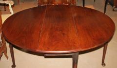 An 18th Century English Queen Anne Cuban Mahogany Drop Leaf Table - 3656587