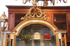 An 18th Century Italian Polychrome and Parcel Gilt Vitrine - 3501174