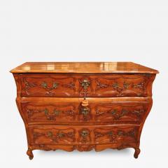 An 18th Century Louis XV Cherry Reverse en Tombeau Commode - 3518652