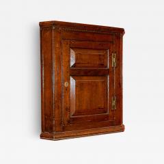 An 18th Century Mid Georgian Oak Hanging Corner Cupboard - 3505407