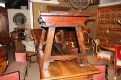 An 18th Century Spanish Walnut Desk - 3275368