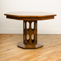 An American Walter Wabash dining room table with three original leaves - 1739156